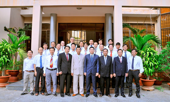 Lãnh đạo công ty và CB - CNV Nam văn phòng công ty